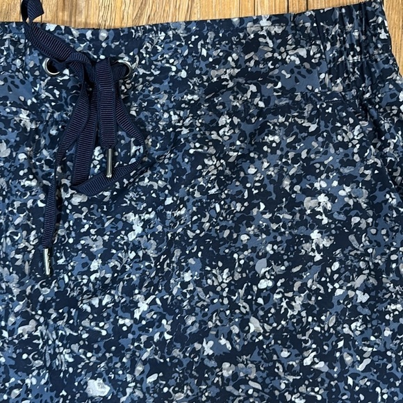Athleta Patterned Athletic Skirt - Picture 2 of 6